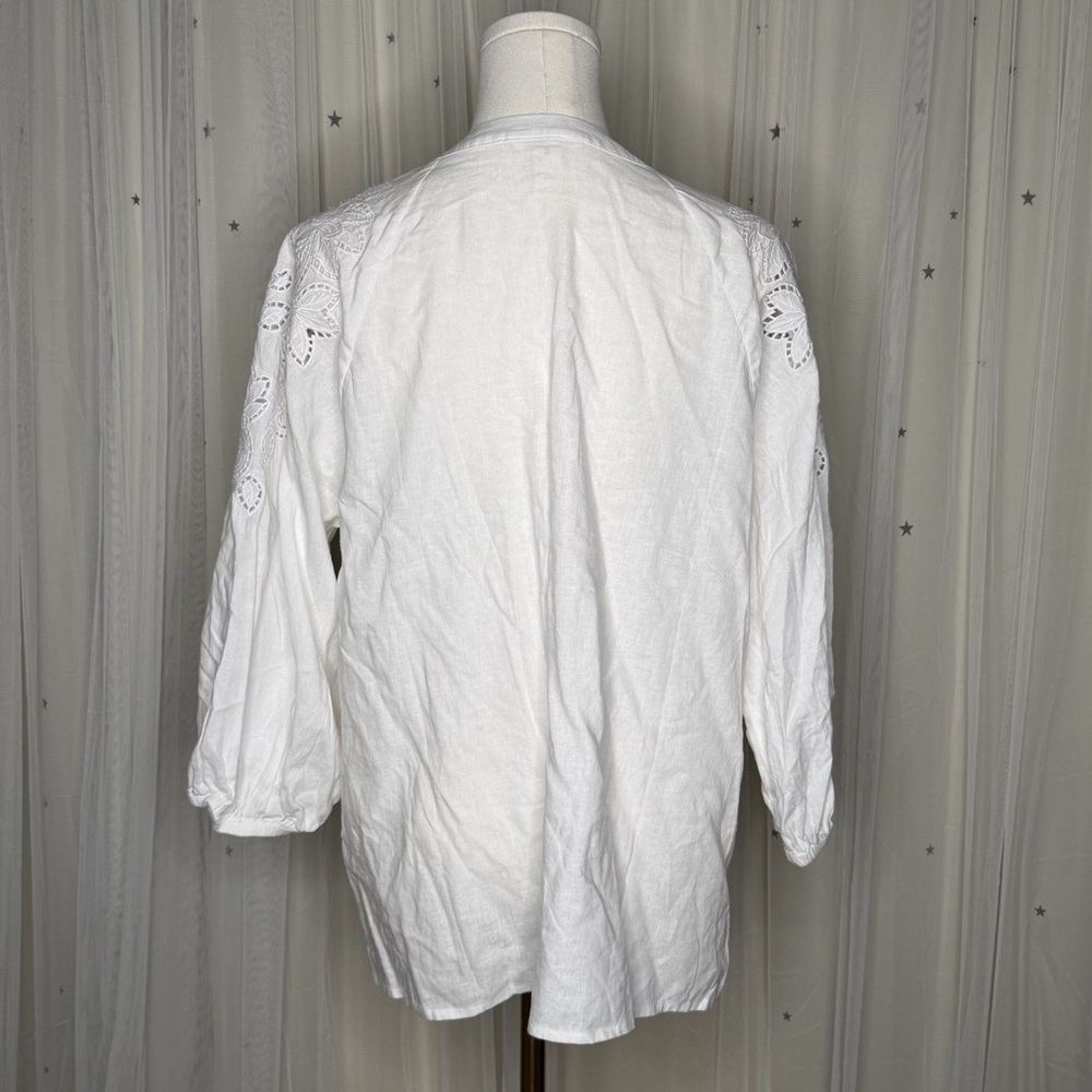 New Caslon Eyelet Floral Top Embroidered Cutwork Linen Blend Popover Split Neck - Picture 3 of 6